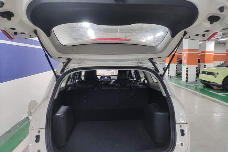 Used Baojun 310W 2018 1.5L Automatic Fashion Edition China VI Trunk