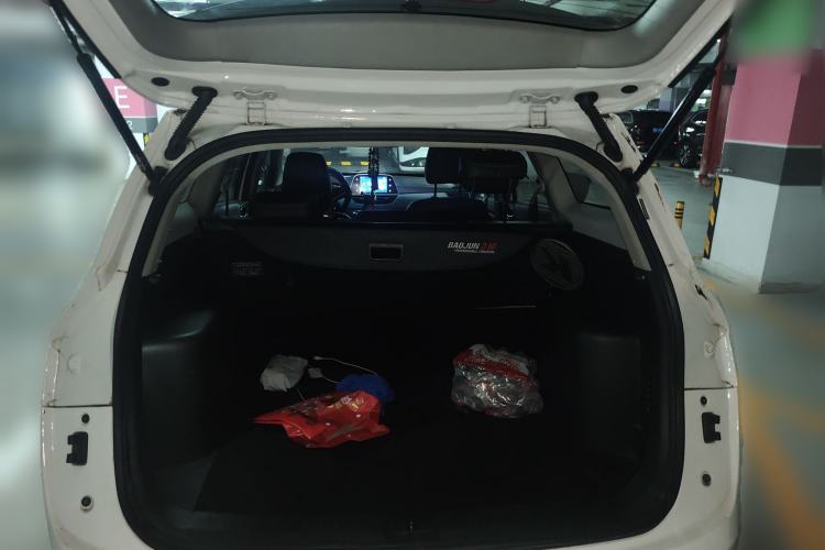 Used Baojun 310W 2018 1.5L Automatic Luxury Version China VI Emission Standard Trunk