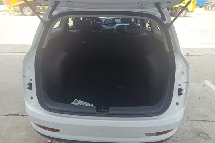 Used Baojun 310W 2018 1.5L Automatic Fashion Edition China VI Trunk