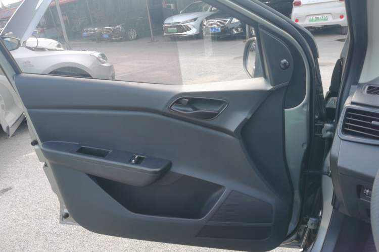 Used Baojun 310W 2020 1.5L Automatic Enjoyment Version China VI Emission Standard Left Front Door Interior