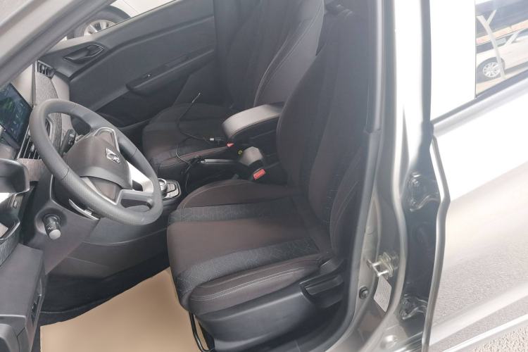 Used Baojun 310W 2020 1.5L Automatic Enjoyment Version China VI Emission Standard Left Front Seat