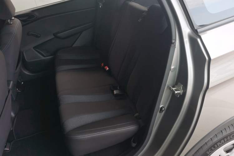 Used Baojun 310W 2020 1.5L Automatic Enjoyment Version China VI Emission Standard Left Rear Seat