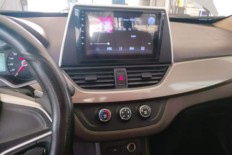 Used Baojun 310W 2020 1.5L Automatic Enjoyment Version China VI Emission Standard Audio And AC Panel