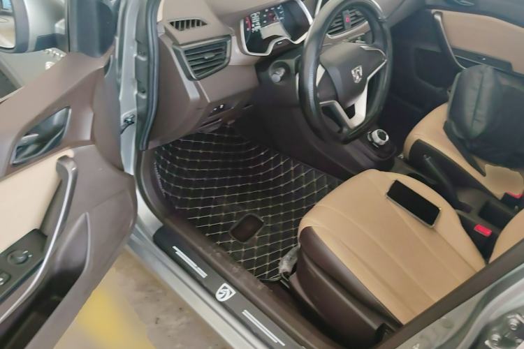 Used Baojun 310W 2020 1.5L Automatic Enjoyment Version China VI Emission Standard Driver Seat