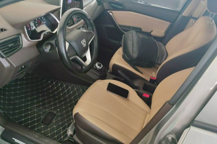 Used Baojun 310W 2020 1.5L Automatic Enjoyment Version China VI Emission Standard Left Front Seat