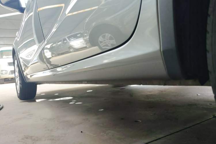 Used Baojun 310W 2020 1.5L Automatic Enjoyment Version China VI Emission Standard Left Side Sill