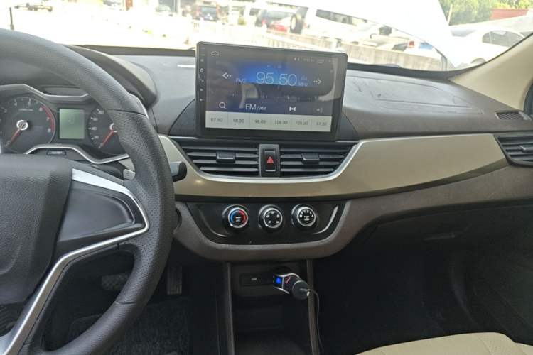 Used Baojun 310W 2020 1.5L Automatic Enjoyment Version China VI Emission Standard Audio And AC Panel
