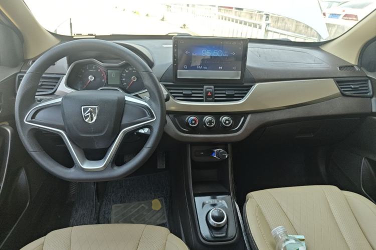 Used Baojun 310W 2020 1.5L Automatic Enjoyment Version China VI Emission Standard Center Console