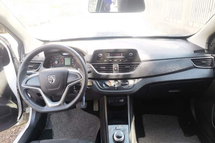 Used Baojun 310W 2020 1.5L Automatic Enjoyment Version China VI Emission Standard Center Console