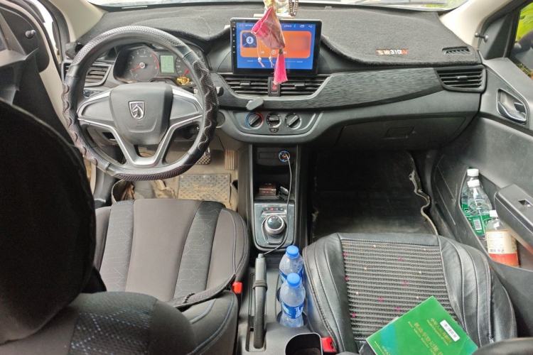 Used Baojun 310W 2020 1.5L Automatic Enjoyment Version China VI Emission Standard Center Console
