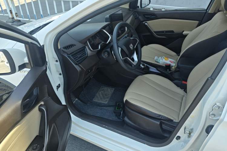 Used Baojun 310W 2020 1.5L Automatic Enjoyment Version China VI Emission Standard Driver Seat