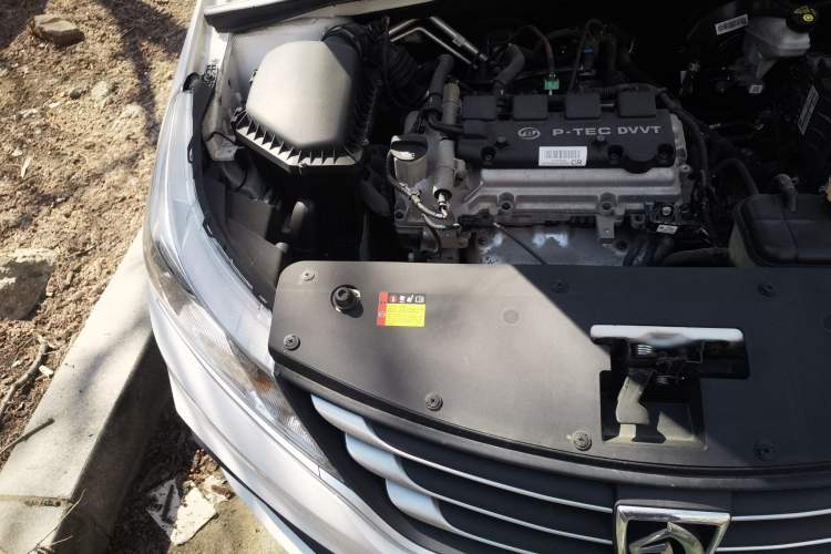 Used Baojun 310W 2020 1.5L Automatic Enjoyment Version China VI Emission Standard Engine Bay Right