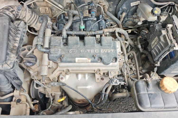 Used Baojun 310W 2020 1.5L Automatic Enjoyment Version China VI Emission Standard Engine Bay