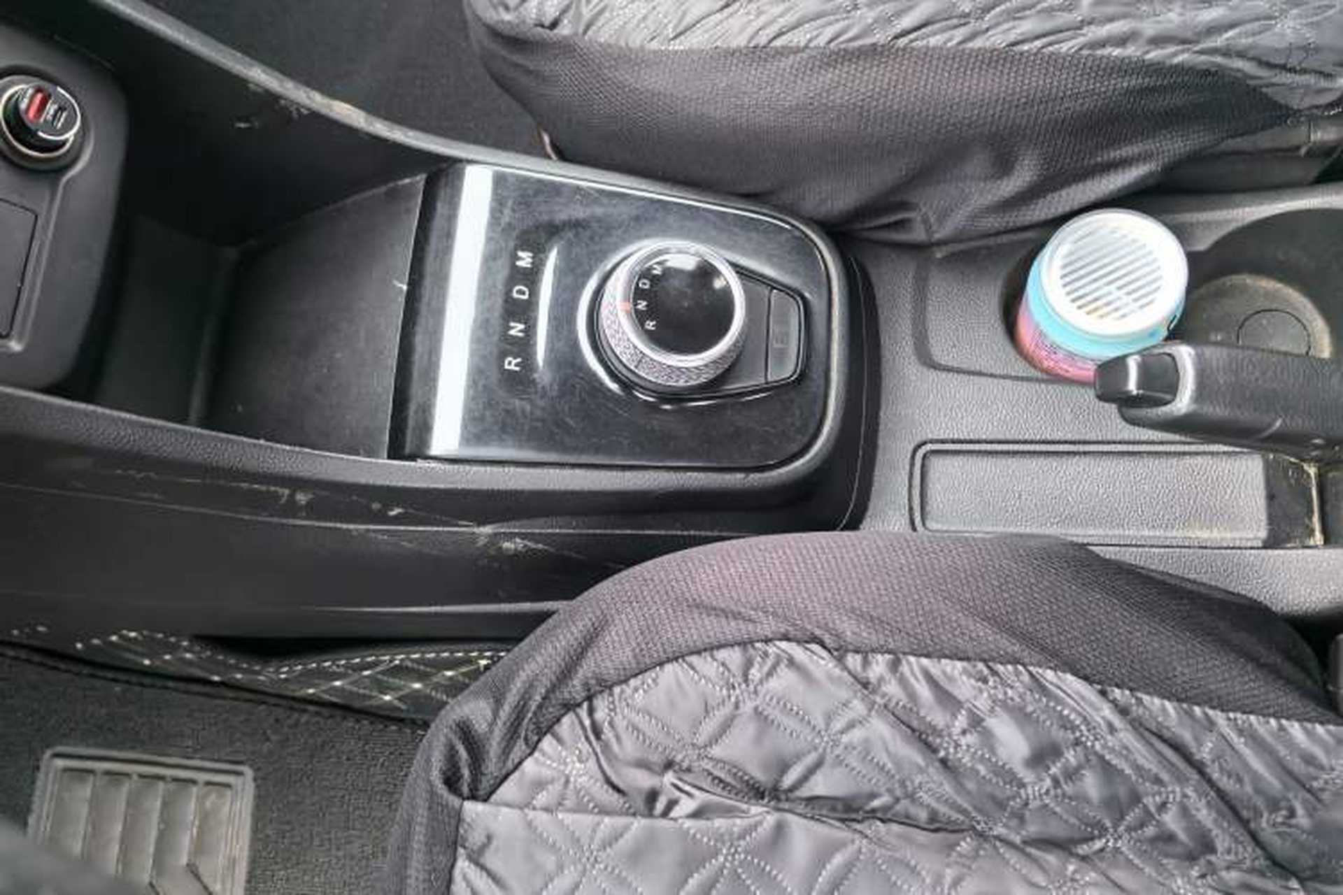 Used Baojun 310W 2020 1.5L Automatic Enjoyment Version China VI Emission Standard Gear Lever