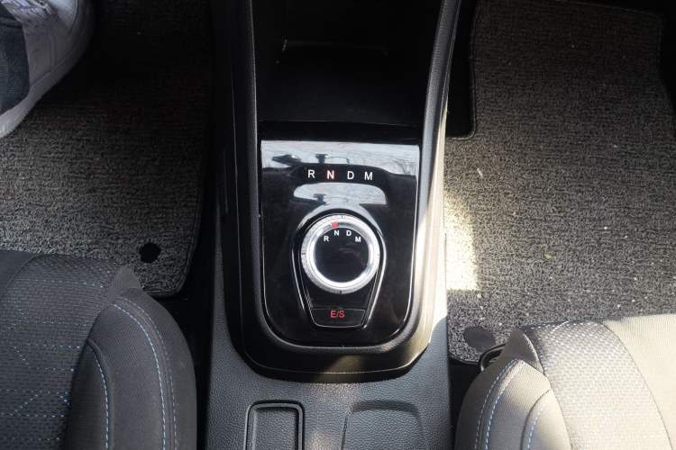 Used Baojun 310W 2020 1.5L Automatic Enjoyment Version China VI Emission Standard Gear Lever