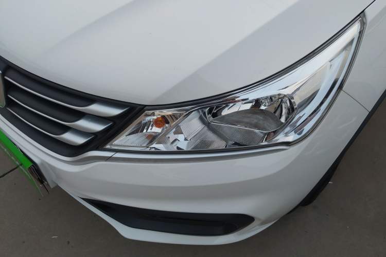 Used Baojun 310W 2020 1.5L Automatic Enjoyment Version China VI Emission Standard Left Front Headlight