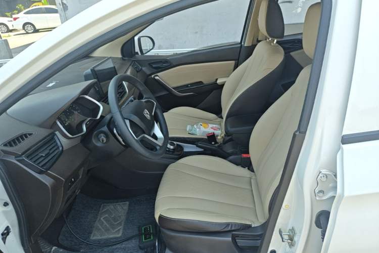 Used Baojun 310W 2020 1.5L Automatic Enjoyment Version China VI Emission Standard Left Front Seat