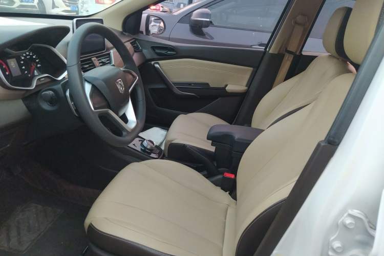 Used Baojun 310W 2020 1.5L Automatic Enjoyment Version China VI Emission Standard Left Front Seat