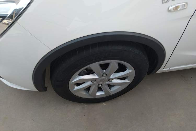 Used Baojun 310W 2020 1.5L Automatic Enjoyment Version China VI Emission Standard Left Front Wheel Hub