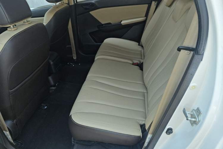 Used Baojun 310W 2020 1.5L Automatic Enjoyment Version China VI Emission Standard Left Rear Seat