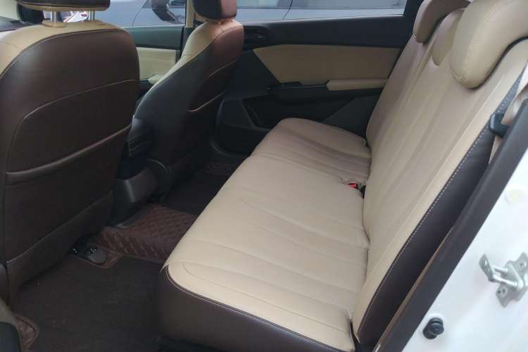 Used Baojun 310W 2020 1.5L Automatic Enjoyment Version China VI Emission Standard Left Rear Seat