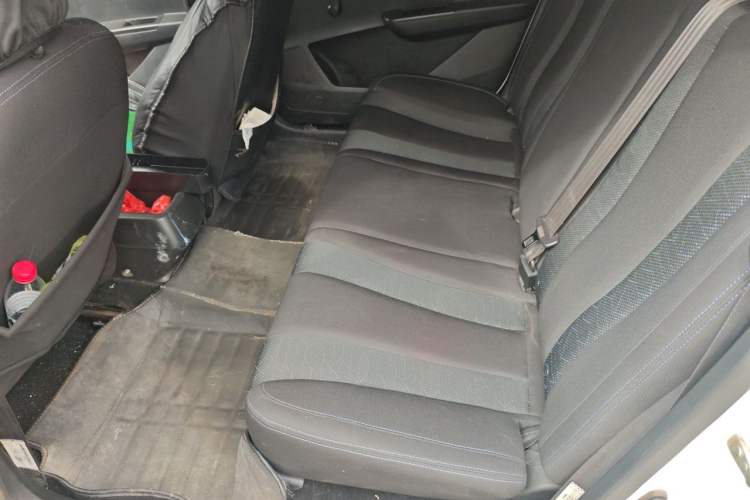 Used Baojun 310W 2020 1.5L Automatic Enjoyment Version China VI Emission Standard Left Rear Seat