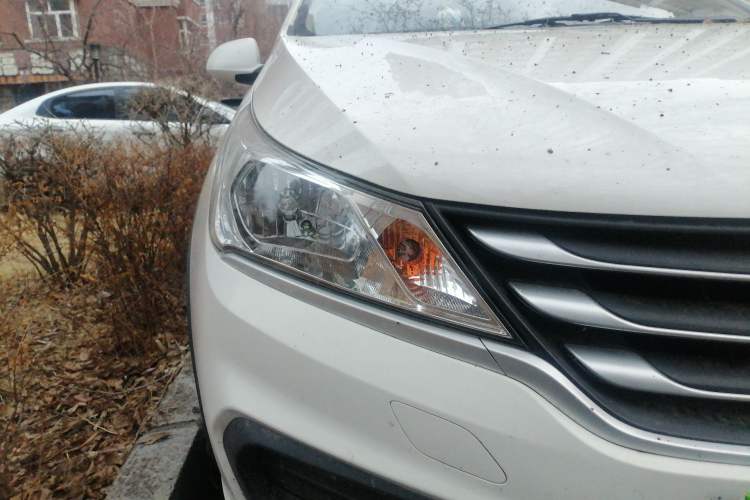 Used Baojun 310W 2020 1.5L Automatic Enjoyment Version China VI Emission Standard Right Front Headlight