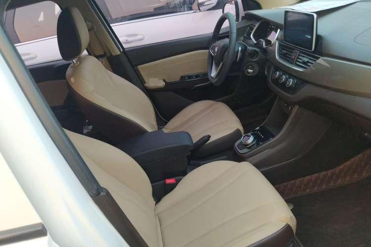 Used Baojun 310W 2020 1.5L Automatic Enjoyment Version China VI Emission Standard Right Front Seat
