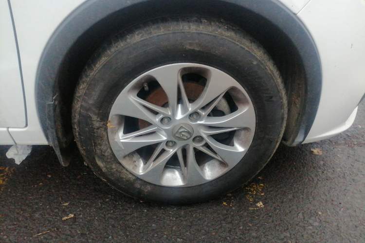 Used Baojun 310W 2020 1.5L Automatic Enjoyment Version China VI Emission Standard Right Front Wheel Hub