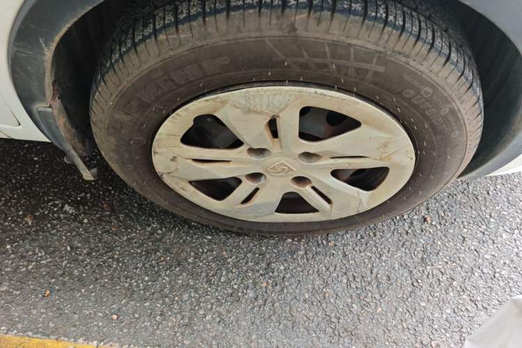 Used Baojun 310W 2020 1.5L Automatic Enjoyment Version China VI Emission Standard Right Front Wheel Hub