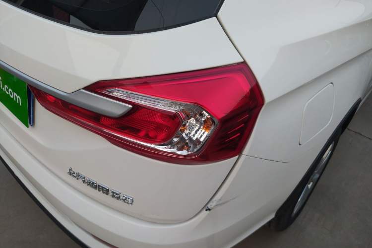 Used Baojun 310W 2020 1.5L Automatic Enjoyment Version China VI Emission Standard Right Rear Taillight