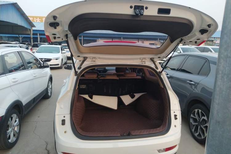 Used Baojun 310W 2020 1.5L Automatic Enjoyment Version China VI Emission Standard Trunk