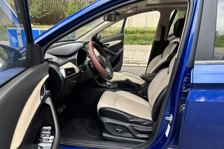 Used Baojun 360 2018 1.5L Automatic Luxury Version China V Interior 3