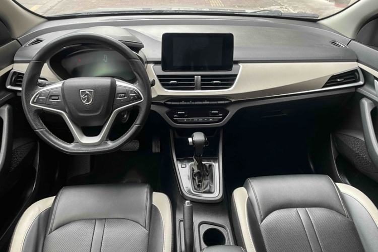 Used Baojun 360 2019 1.5L CVT Luxury Model China VI Emission Standard Interior 1