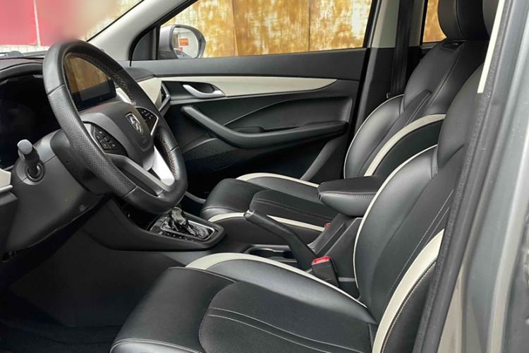 Used Baojun 360 2019 1.5L CVT Luxury Model China VI Emission Standard Interior 2