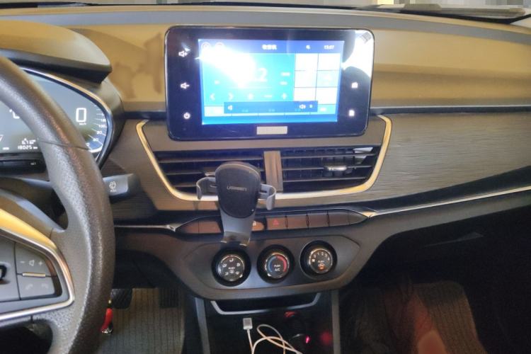 Used Baojun 360 2018 1.5L Manual Elite Version National V Audio And AC Panel