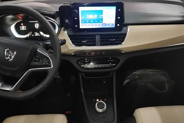 Used Baojun 360 2018 1.5L Automatic Luxury Version China V Audio And AC Panel