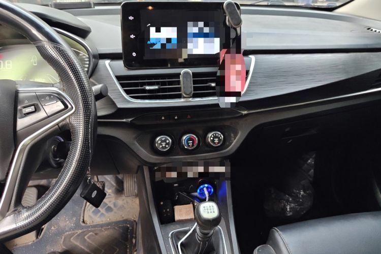 Used Baojun 360 2018 1.5L Manual Elite Version National V Audio And AC Panel