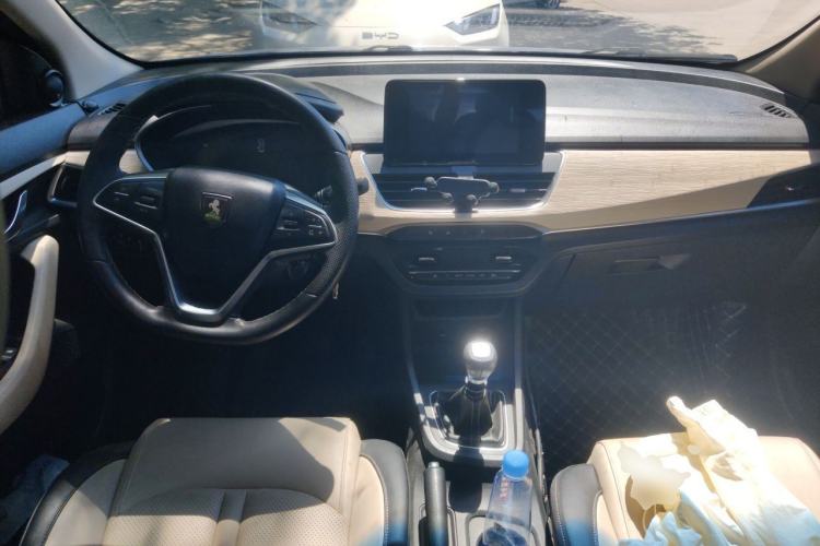 Used Baojun 360 2018 1.5L Manual Luxury Edition China V Center Console