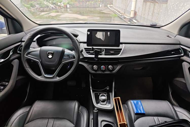 Used Baojun 360 2018 1.5L Automatic Elite Version National V Center Console