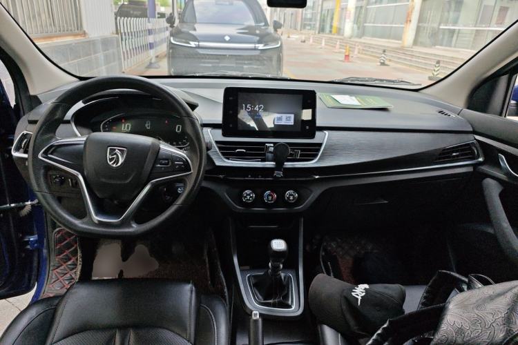 Used Baojun 360 2018 1.5L Manual Elite Version National V Center Console