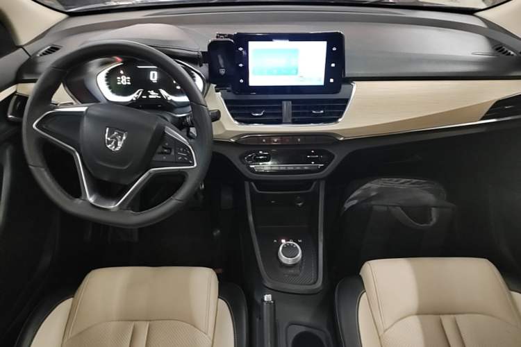 Used Baojun 360 2018 1.5L Automatic Luxury Version China V Center Console