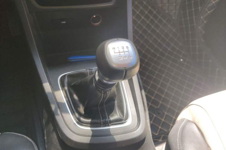 Used Baojun 360 2018 1.5L Manual Luxury Edition China V Gear Lever