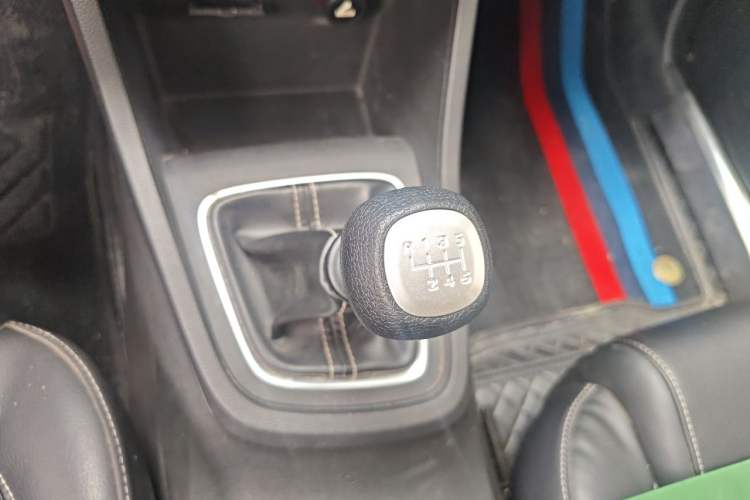 Used Baojun 360 2018 1.5L Manual Elite Version National V Gear Lever