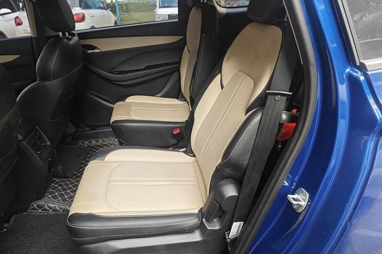 Used Baojun 360 2018 1.5L Automatic Luxury Version China V Interior 4