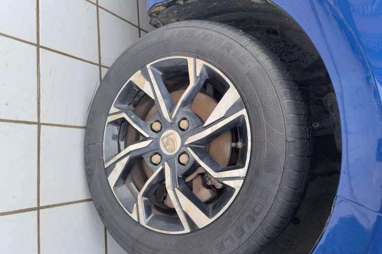 Used Baojun 360 2018 1.5L Automatic Luxury Version China V Left Front Wheel Hub