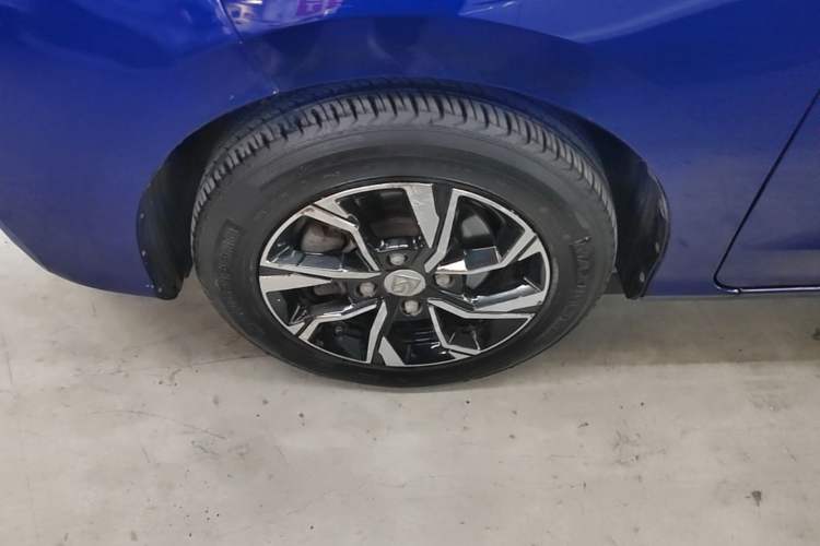Used Baojun 360 2018 1.5L Automatic Luxury Version China V Left Front Wheel Hub