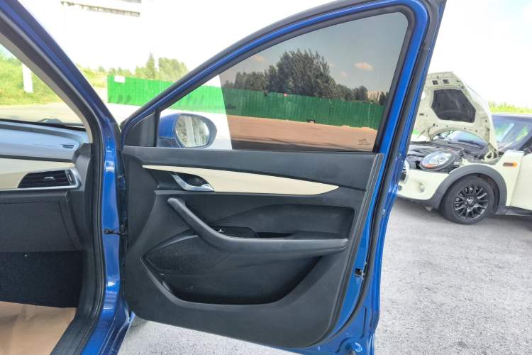 Used Baojun 360 2018 1.5L Automatic Luxury Version China V Right Front Door Interior