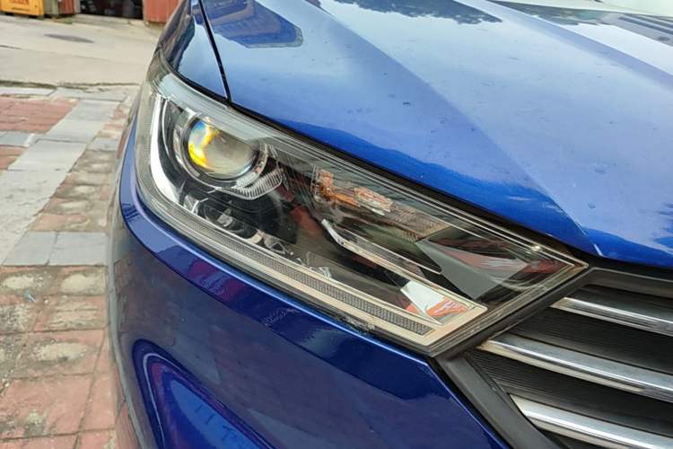 Used Baojun 360 2018 1.5L Automatic Luxury Version China V Right Front Headlight