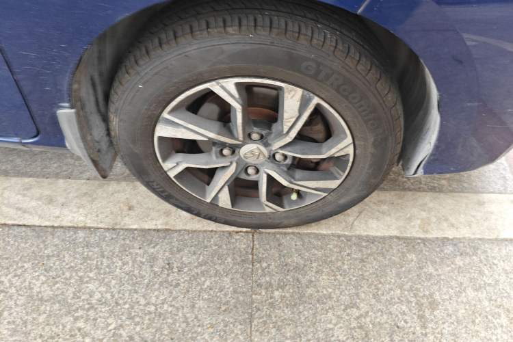 Used Baojun 360 2018 1.5L Automatic Luxury Version China V Right Front Wheel Hub